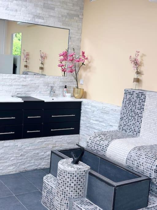 Wellness Studio Tiel Met Sauna En Jacuzzi Eksteriør bilde